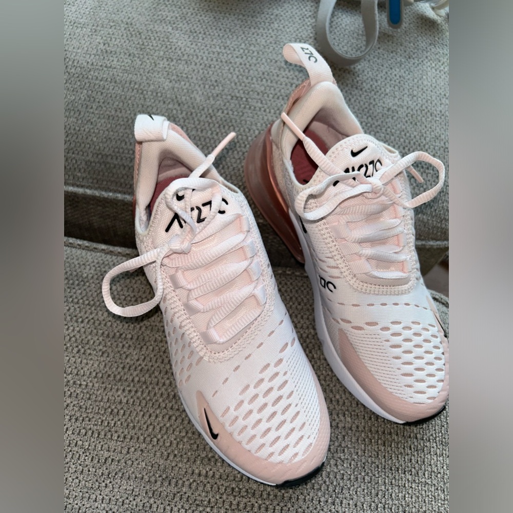 Nike 270 Airmax , Size 5 women
